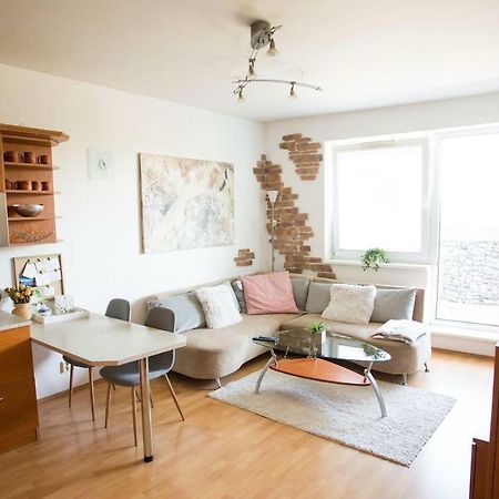 Cozy Apartment Btw Centre And Airport - Private Host - No Invoice Bratislava Exteriör bild