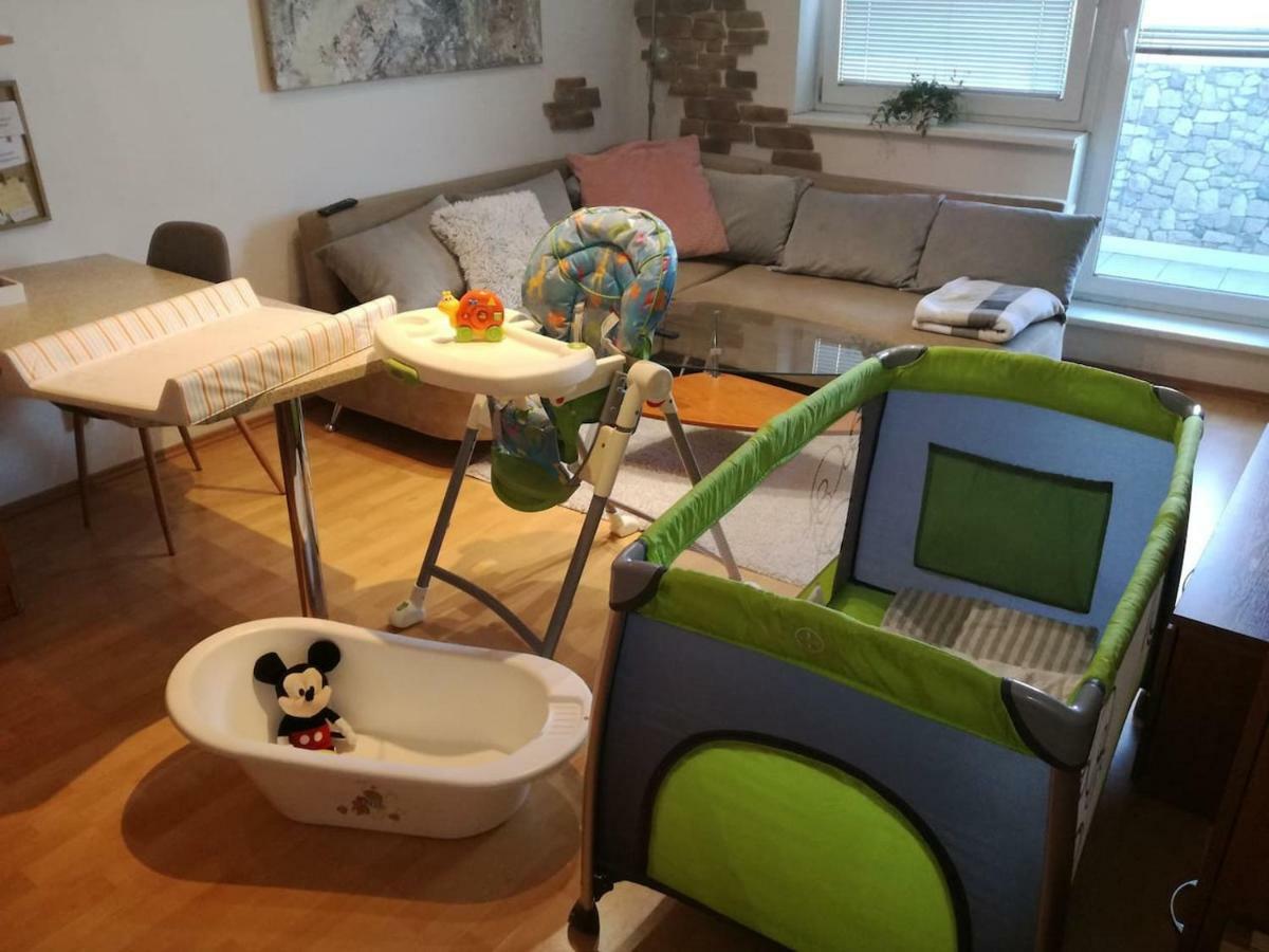 Cozy Apartment Btw Centre And Airport - Private Host - No Invoice Bratislava Exteriör bild